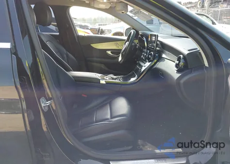 2017 Mercedes-Benz C 300 Luxury/Sport из США, поврежденный, VIN 55SWF4JB6HU200988